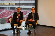 Minister Andrzej Biernat i prezes Marcin Herra na podsumowaniu roku 2013 na Stadionie Narodowym